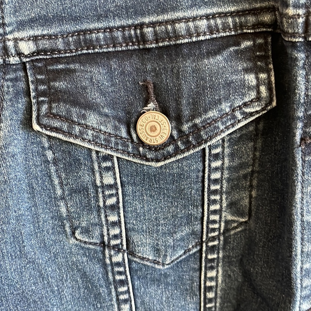 Levi’s Jacket! - Picture 2 of 4